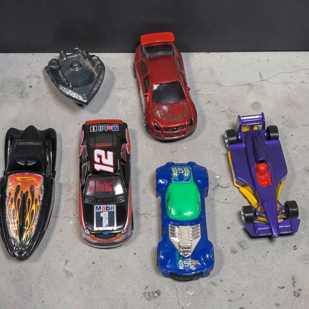 Hot Wheels expand your
